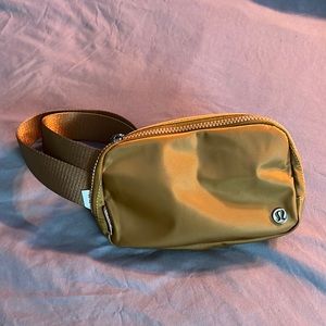 Lululemon Everywhere Belt Bag